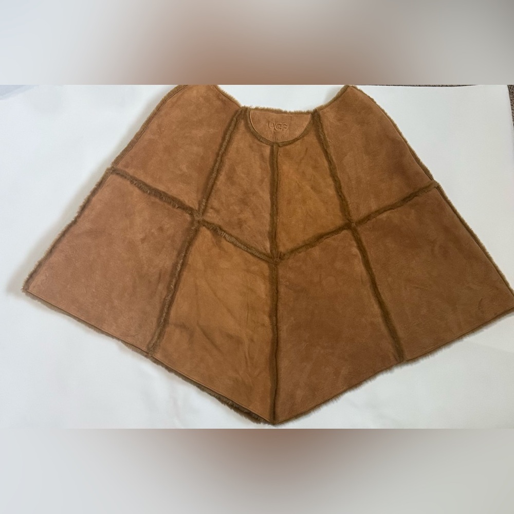 UGG Genuine Shearling Poncho / Cape – Size M/L – Excellent Condition